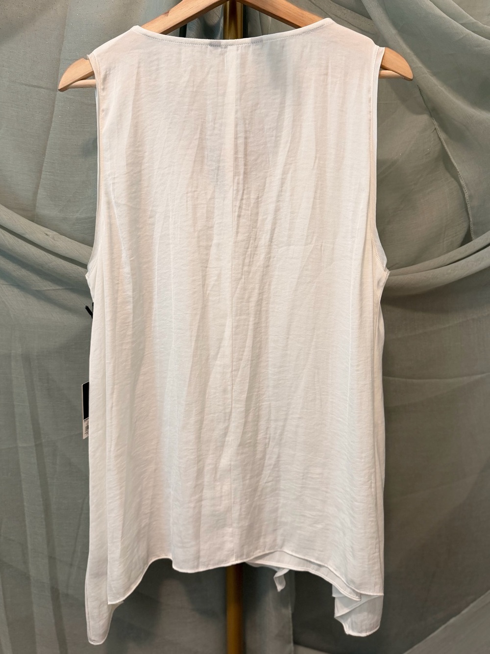 Simply Vera Vera Wang White Layered V-Neck Sleeveless Blouse - Picture 3 of 6
